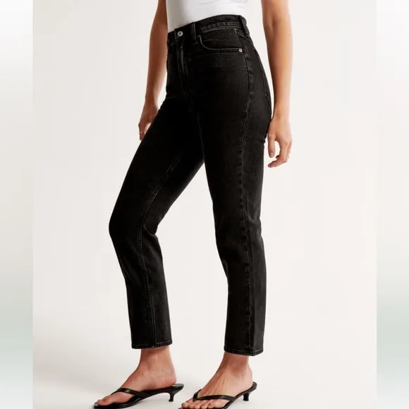 $90 Abercrombie &amp; Fitch Ultra High Rise Ankle Straight Jean Size 26 in Black