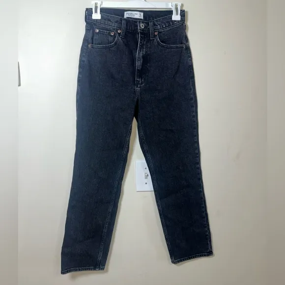 $90 Abercrombie &amp; Fitch Ultra High Rise Ankle Straight Jean Size 26 in Black