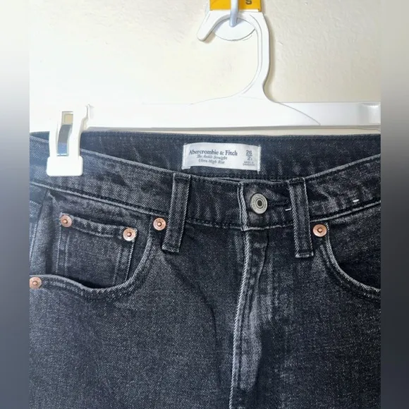 $90 Abercrombie &amp; Fitch Ultra High Rise Ankle Straight Jean Size 26 in Black
