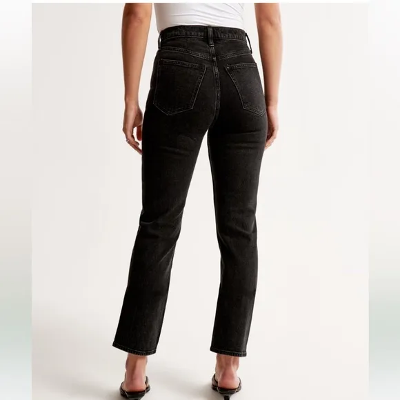 $90 Abercrombie &amp; Fitch Ultra High Rise Ankle Straight Jean Size 26 in Black