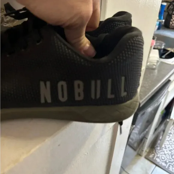 MEN'S NOBULL OUTWORK size 7.5 (women 9) like brand new