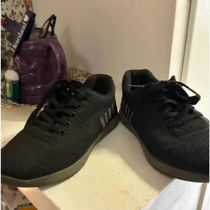 MEN'S NOBULL OUTWORK size 7.5 (women 9) like brand new