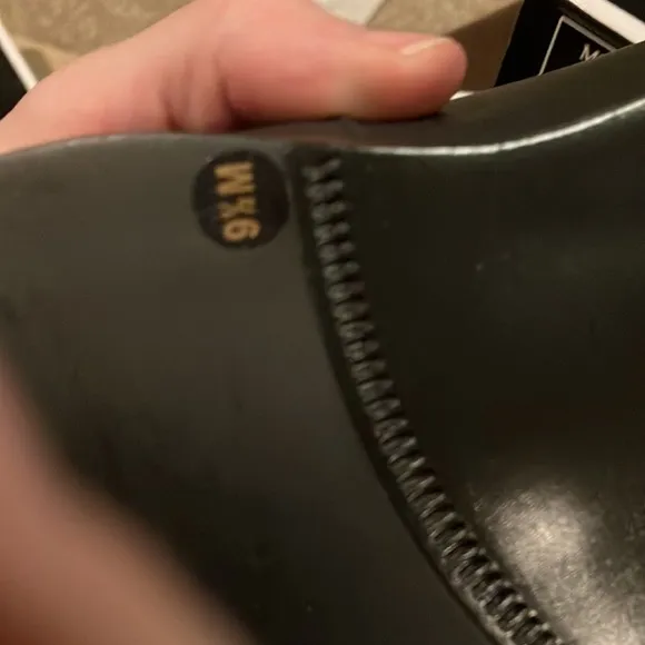New BLACK Guess Hendo
