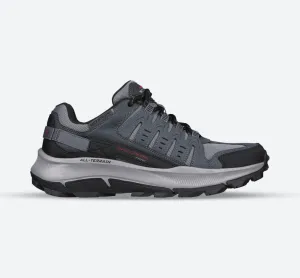 Skechers 237501 Equalizer 5.0 Trail-Solix Walking-Sneaker für Herren, weite Passform, Anthrazit/Schwarz