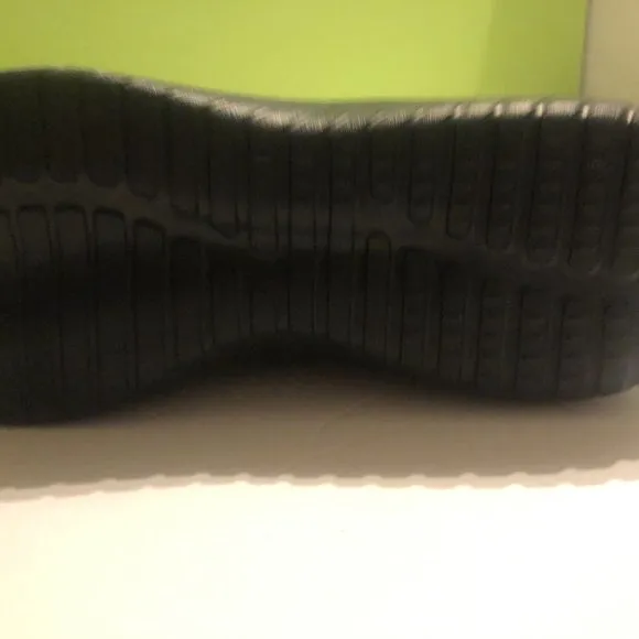 SKECHERS AIR-COOLED MEMORY FOAM