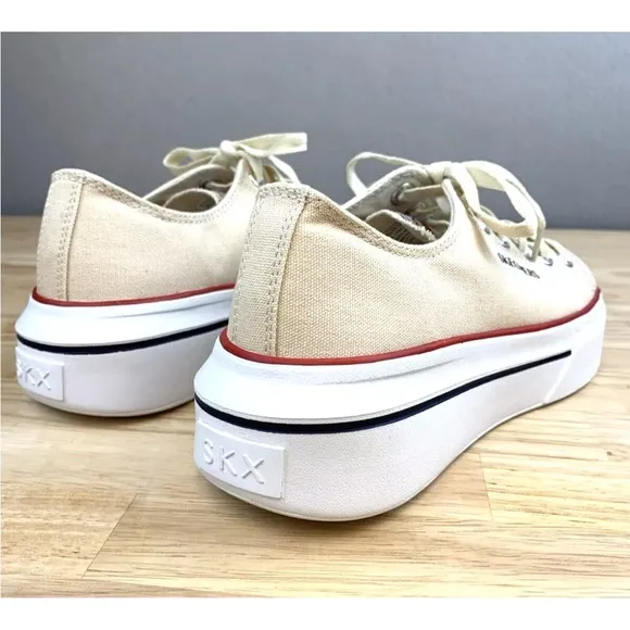 Skechers Cordova Classic New Standard WOMEN'S Sneaker Off White Tan Size 8.5 NWT