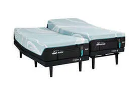 TEMPUR-LuxeAdapt Medium Hybrid by Tempurpedic™