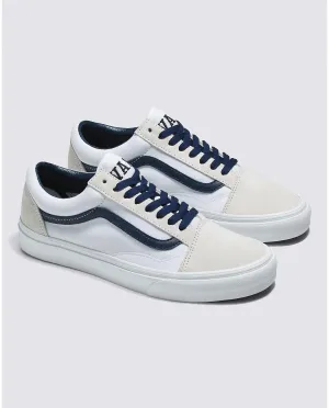 Vans Club Old Skool Shoe in White/Navy