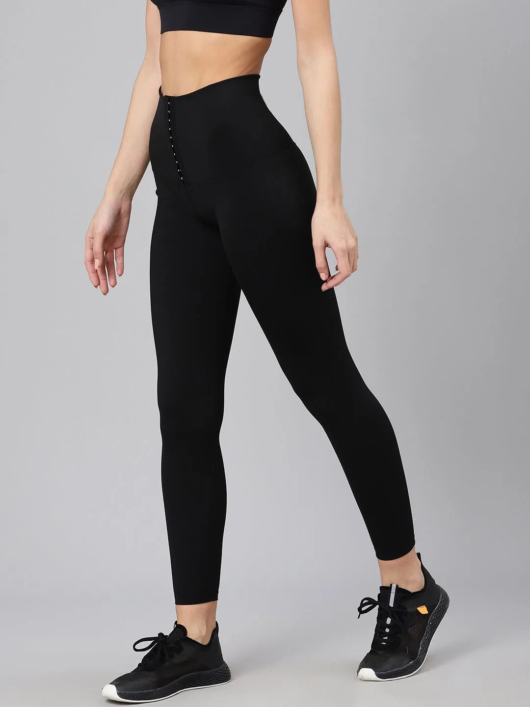 Women's Black Solid Quick Dry High-Rise Cropped Shaper Tights